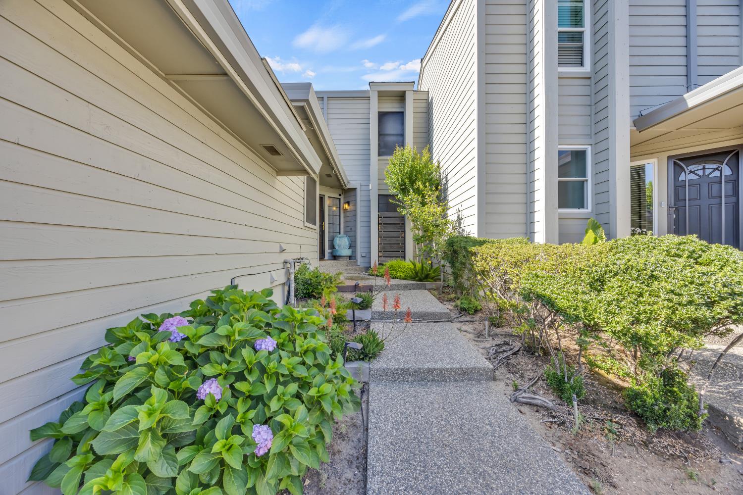 293 Castlewood Circle