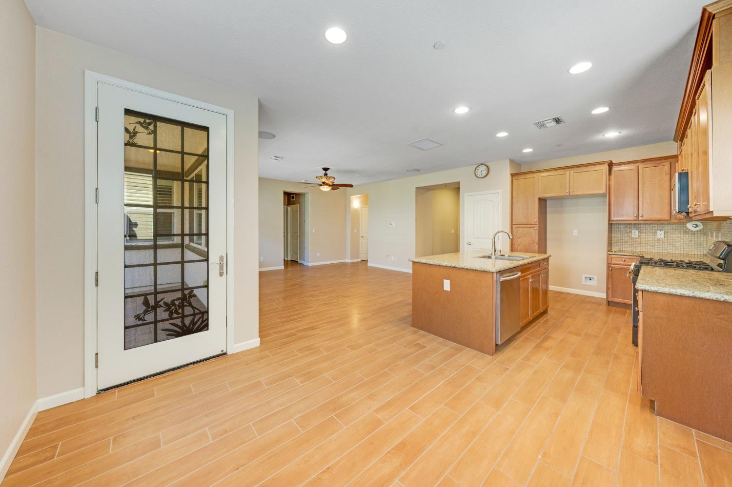 7472 Chatterton Way