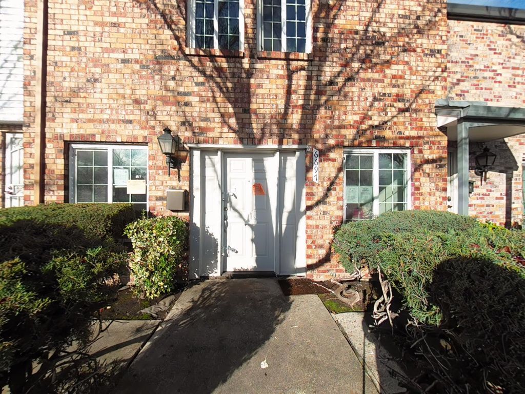 Photo of 6697 Greenback Lane, Citrus Heights, CA 95621 (MLS # 226004906)