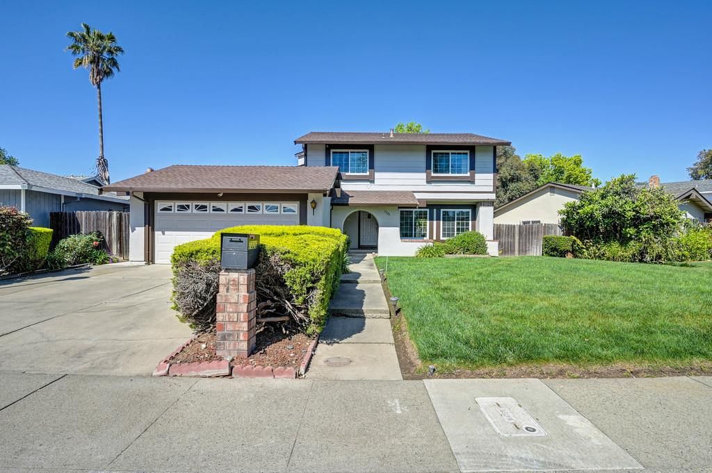 Photo of 7326 Winnett Way, Sacramento, CA 95823 (MLS # 226028104)