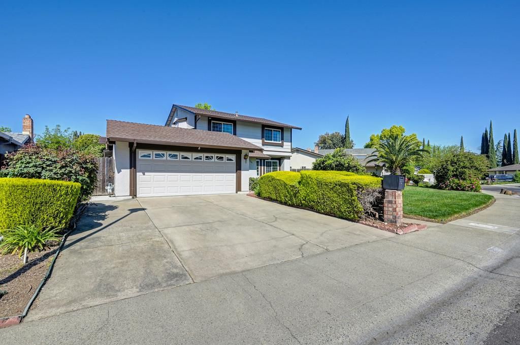 Photo of 7326 Winnett Way, Sacramento, CA 95823 (MLS # 226028104)