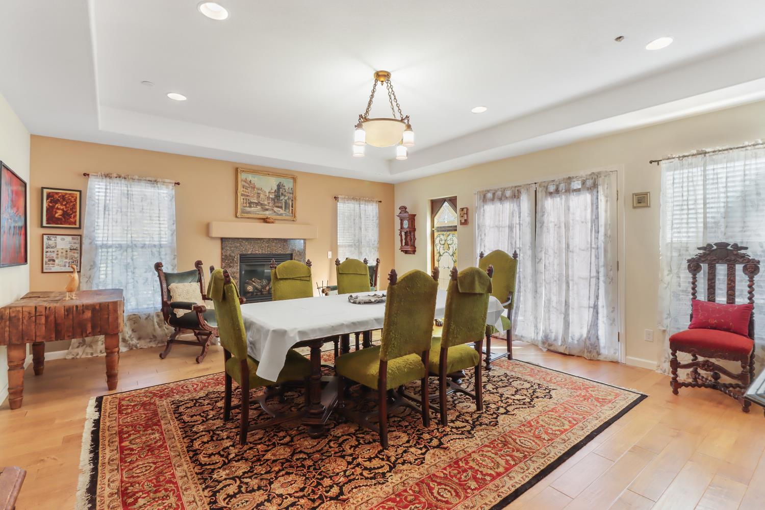 6225 Luna Lane