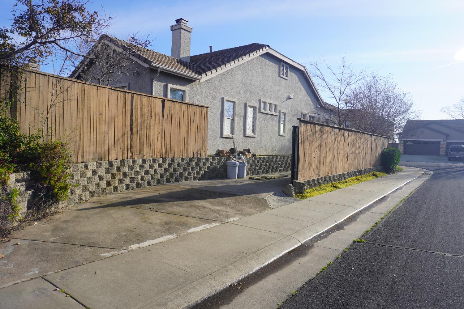 1593 Diamond Woods Circle