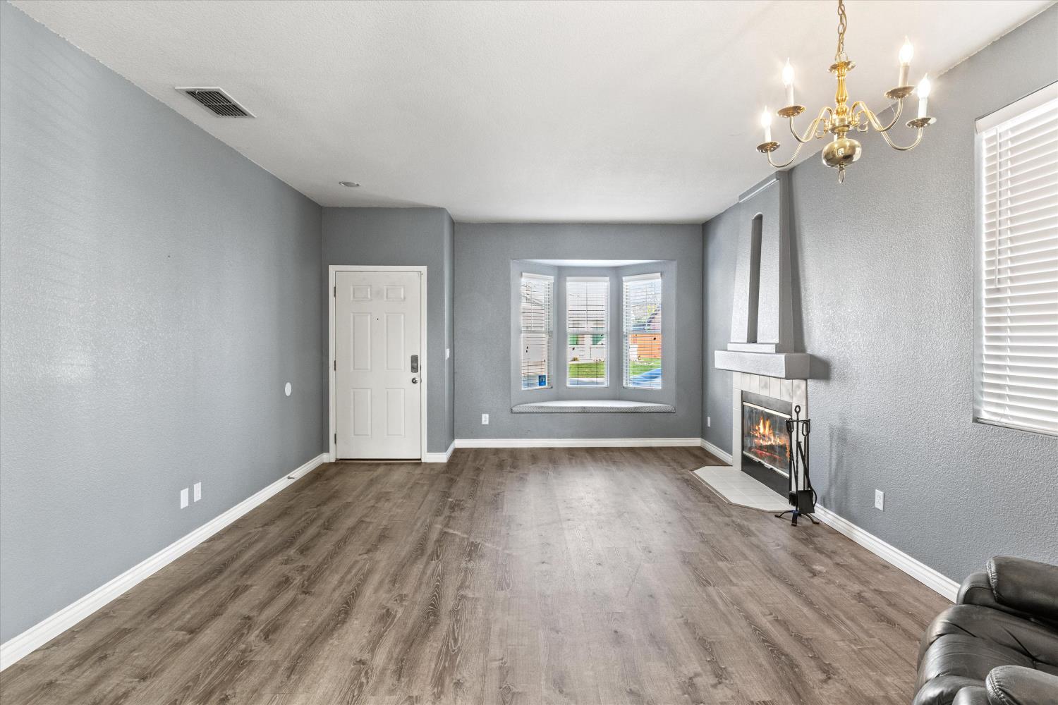 3729 Saintsbury Drive