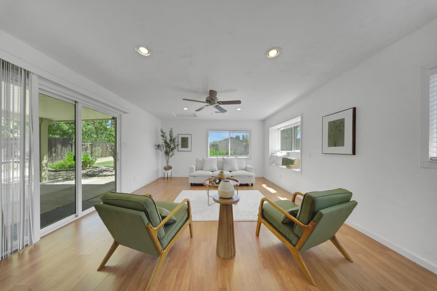 Picture for the property 226091372, 3 beds, 2 baths