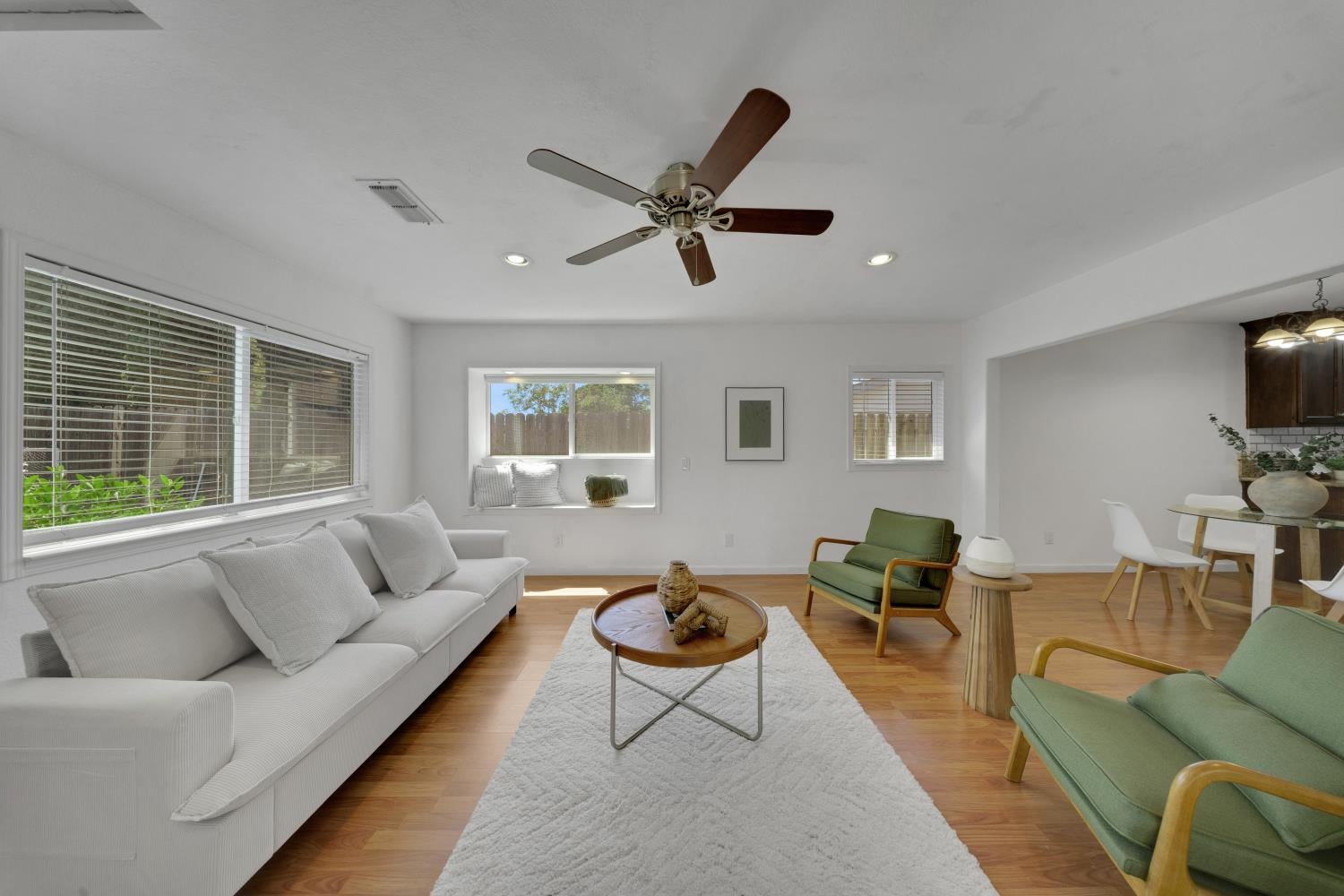 Picture for the property 226091372, 3 beds, 2 baths