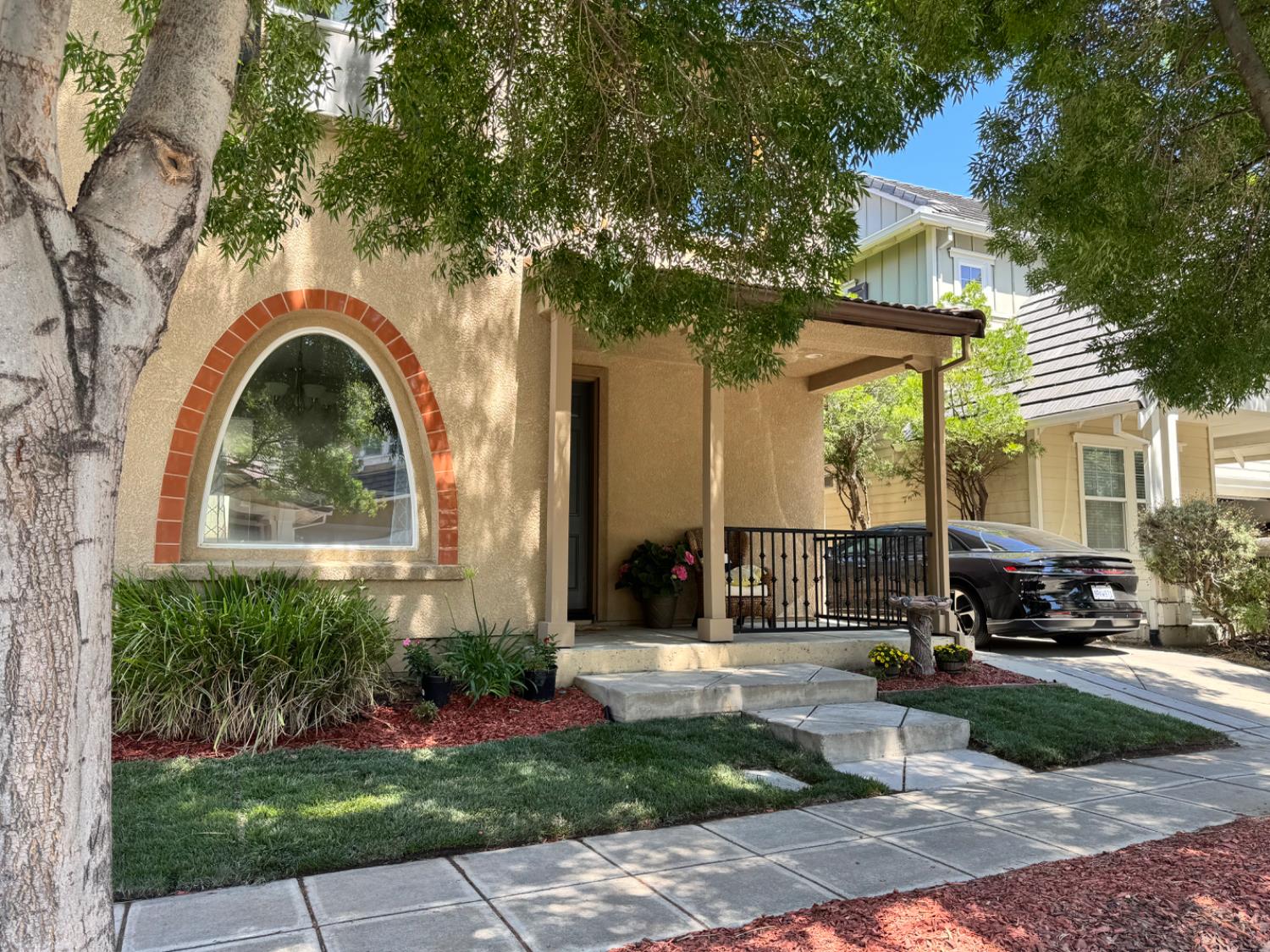 188 S Pacifico Street