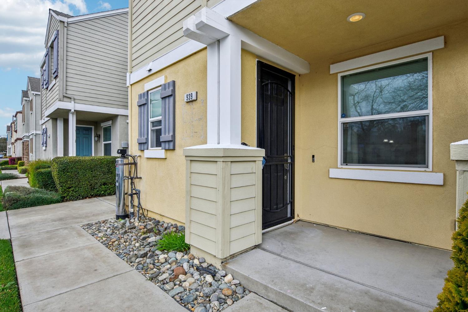 939 Dixieanne Avenue