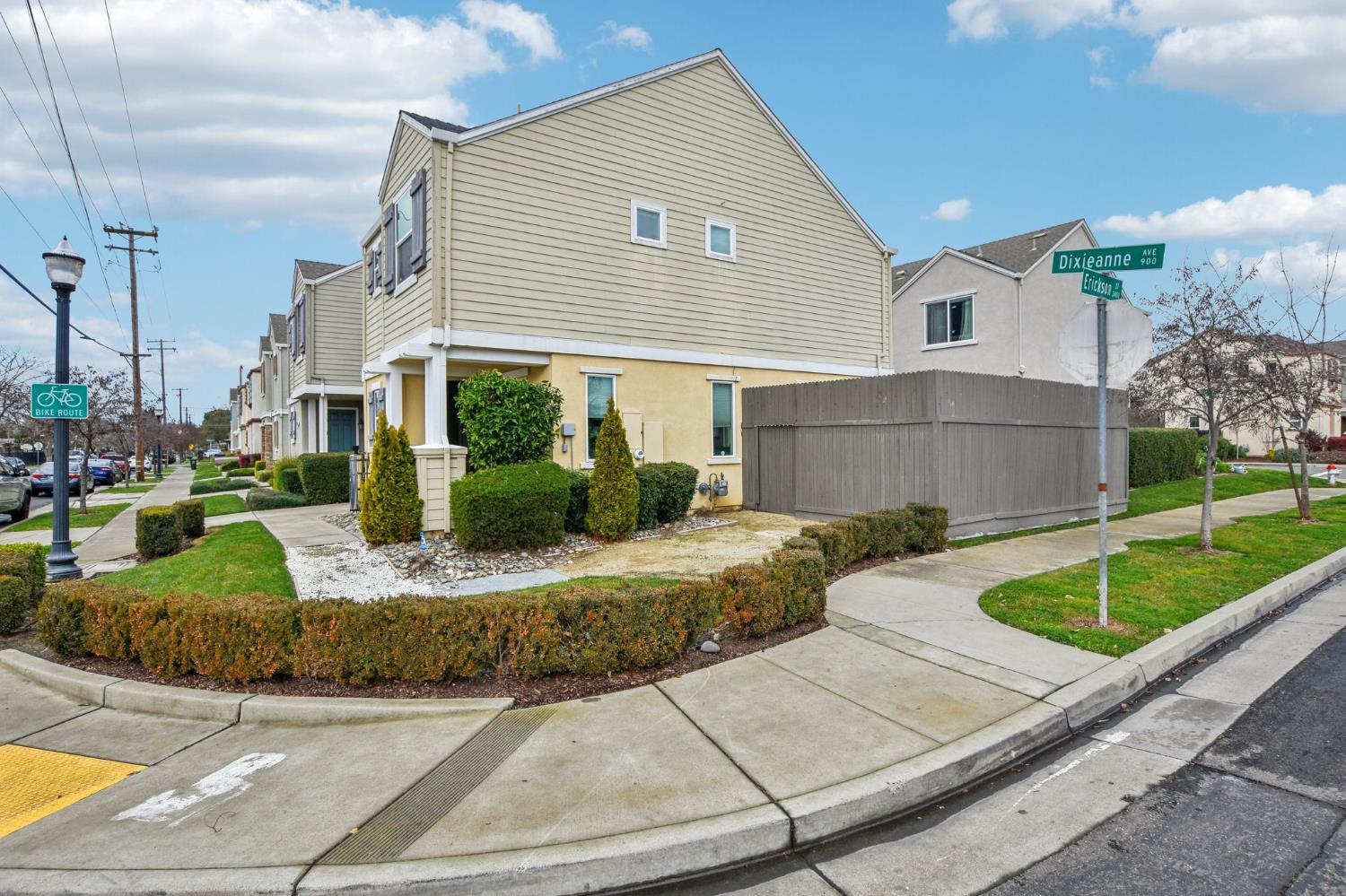 939 Dixieanne Avenue