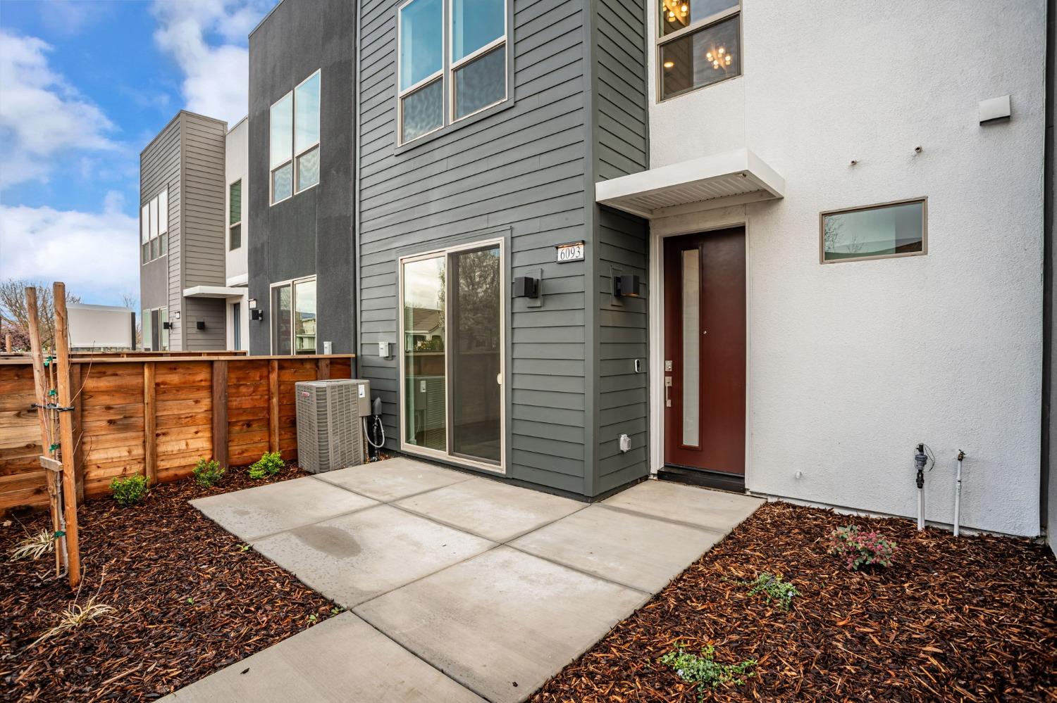 6093 Bridgecross Drive
