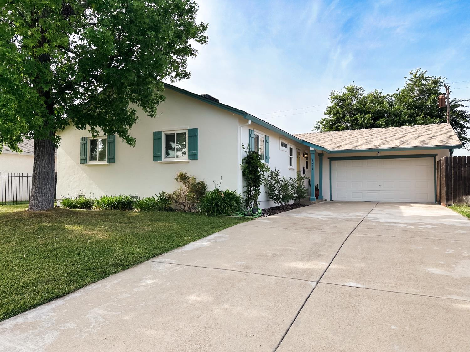 2041 Berg Avenue