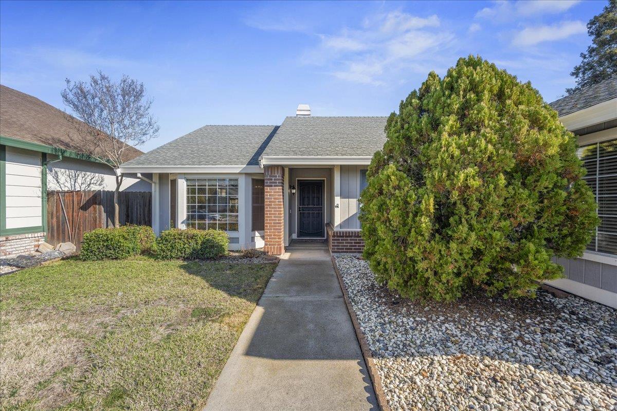 1438 Deerfield Circle