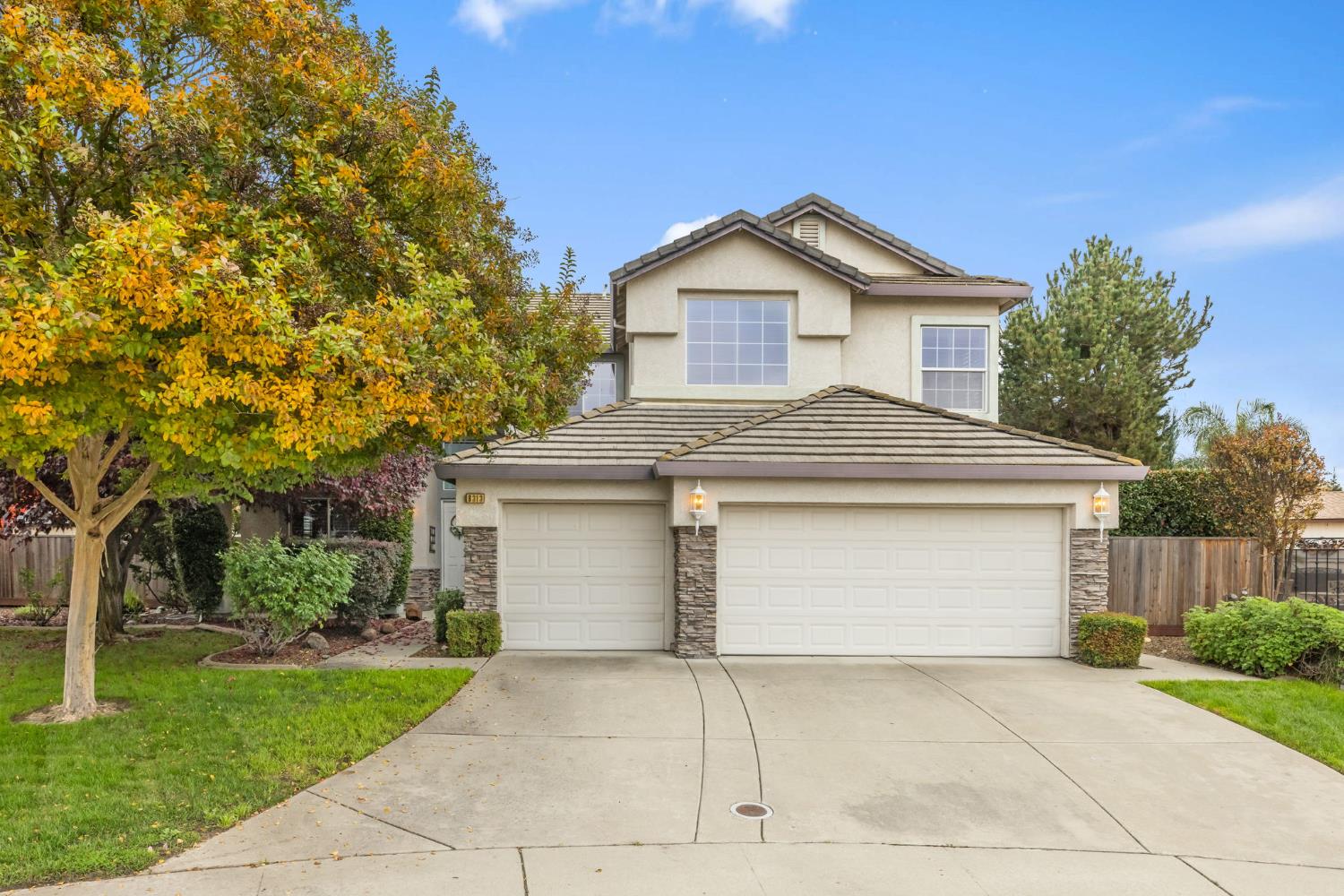 8313 Leatherleaf Court