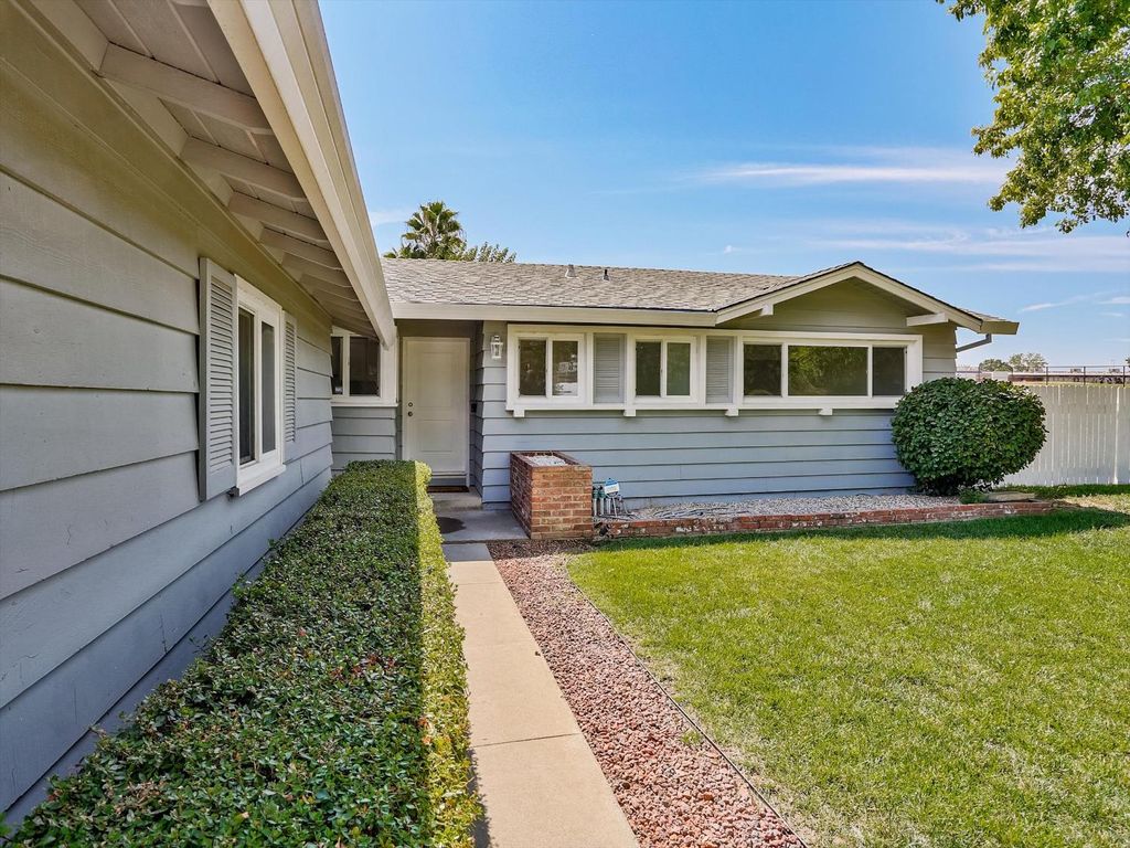Photo of 5851 Shenandoah Drive, Sacramento, CA 95841 (MLS # 226033620)