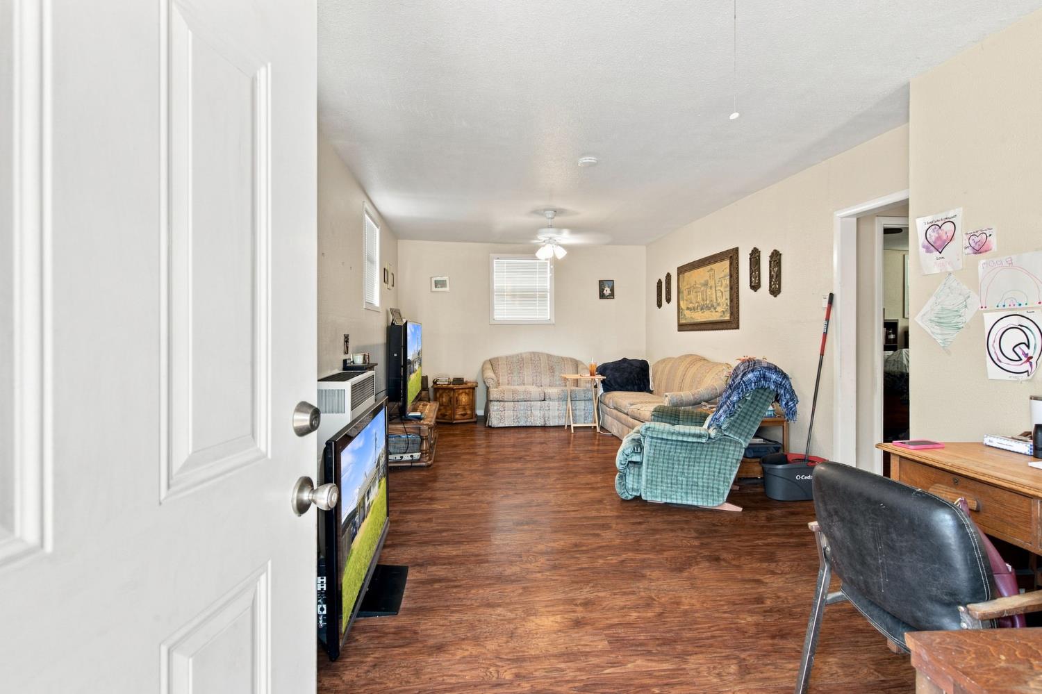 215 W 1st Street