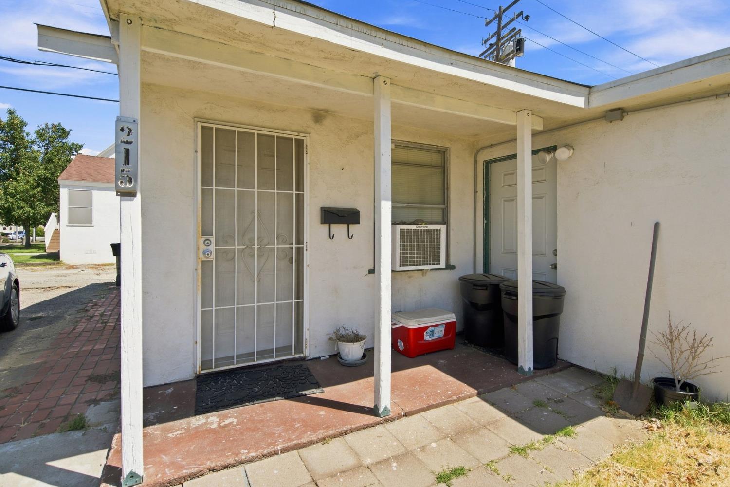 215 W 1st Street