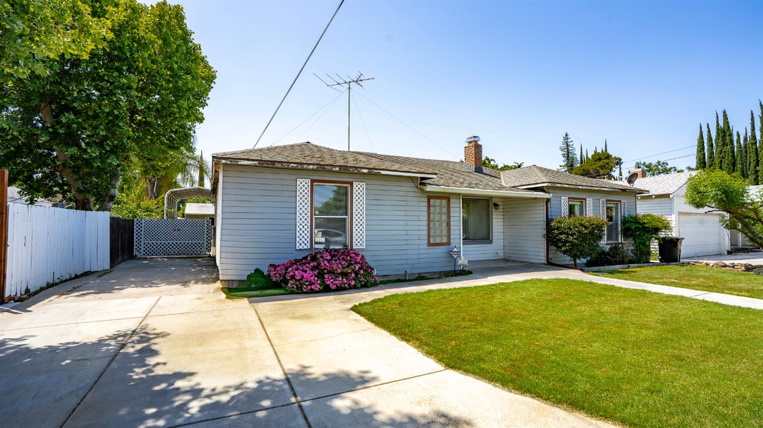 244 E Roseburg Avenue