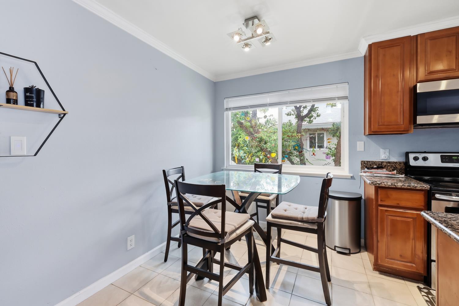 6541 Greenback Lane 4