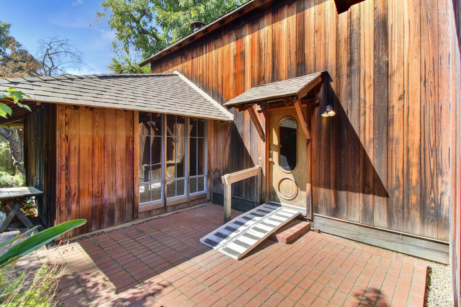 601 Shangri Lane