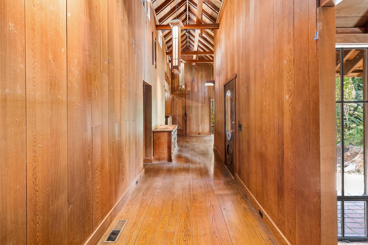 601 Shangri Lane