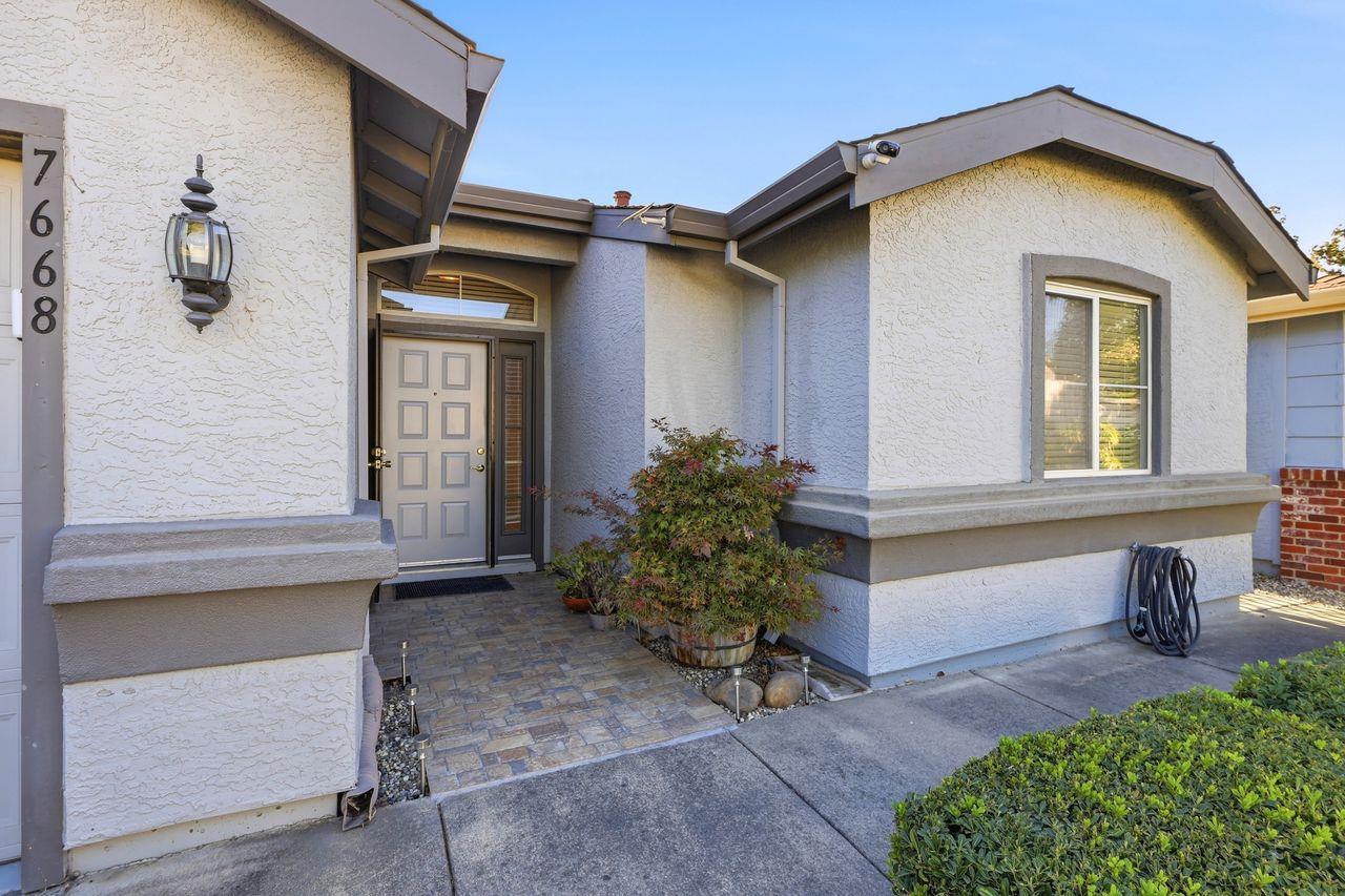 7668 Sundrift Lane
