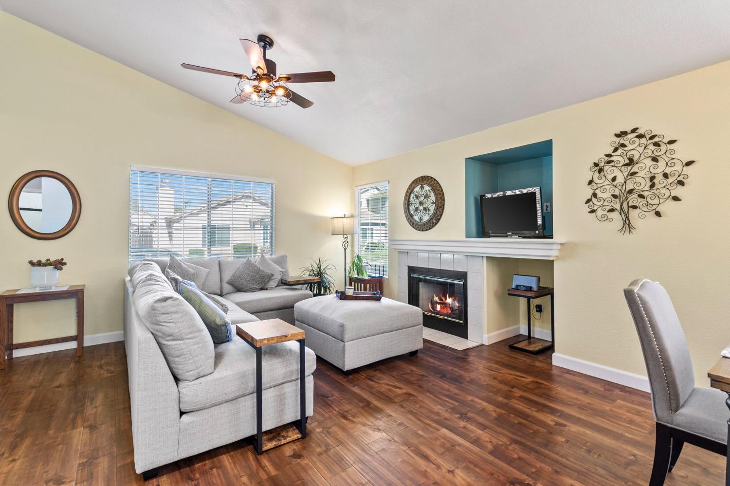 8927 Cypress View Way