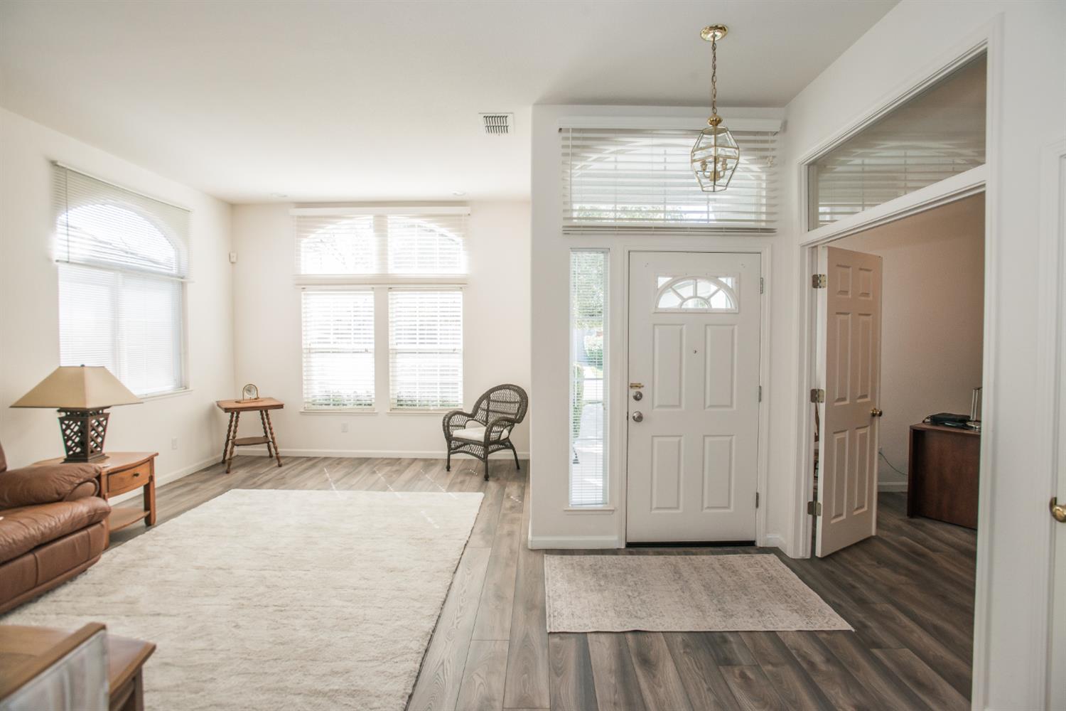 5140 Whisper Oaks Lane