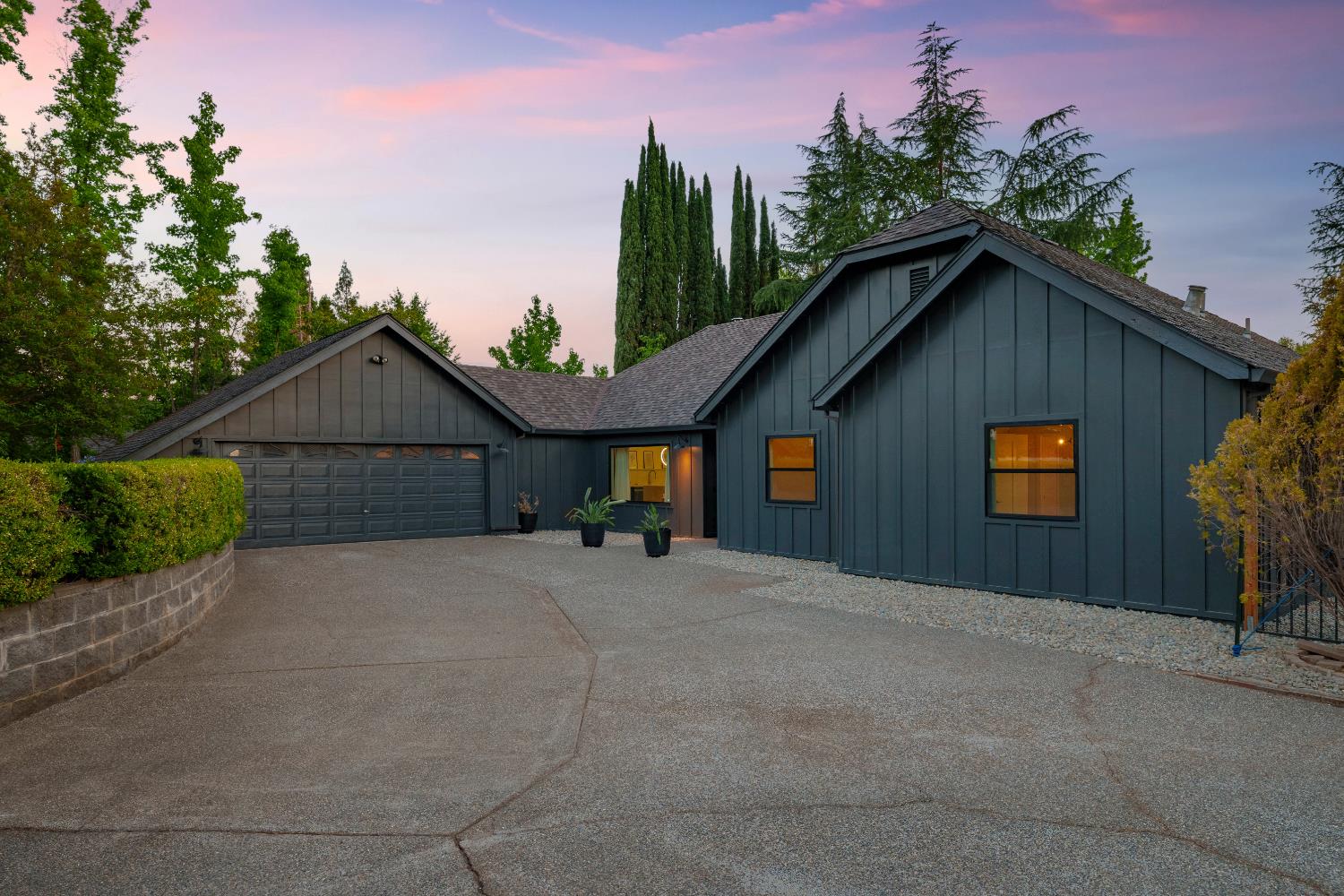 2876 Waverly Drive