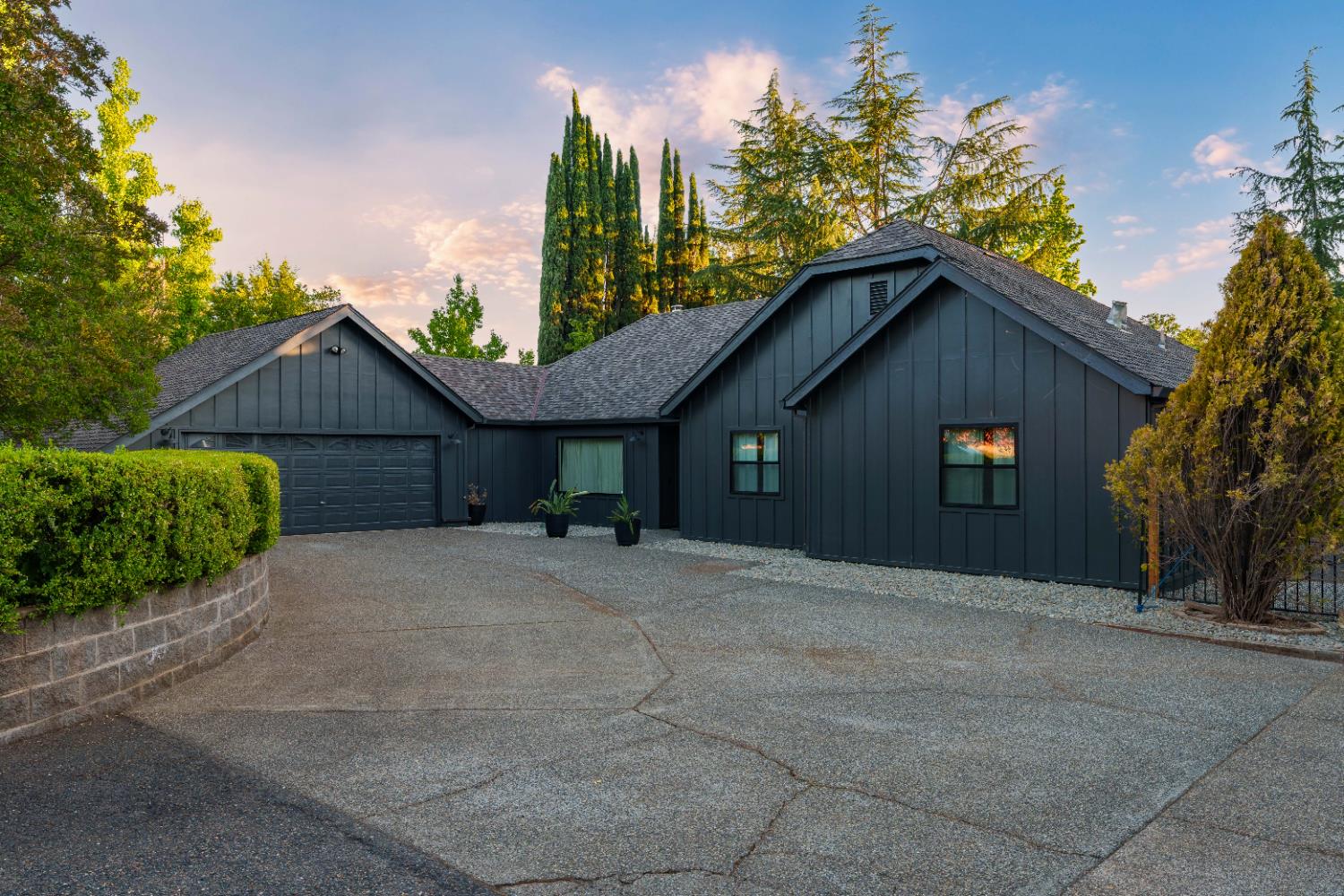2876 Waverly Drive
