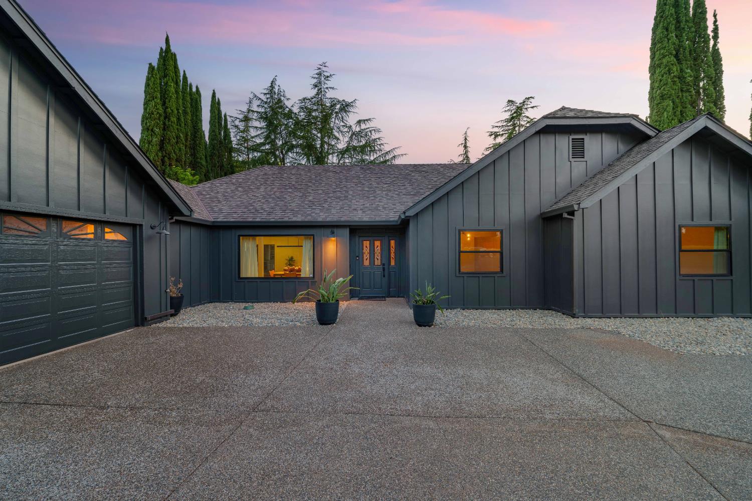 2876 Waverly Drive