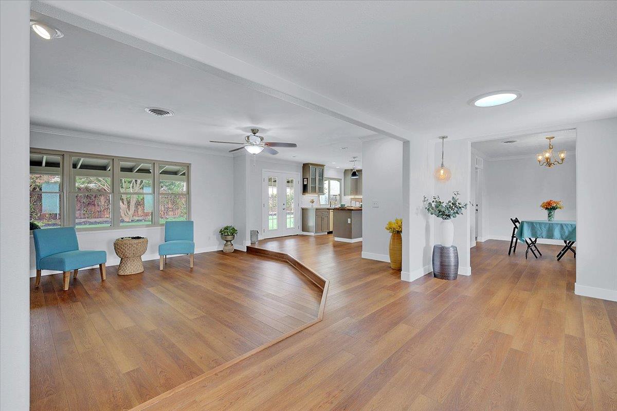 1570 Elizabeth Lane