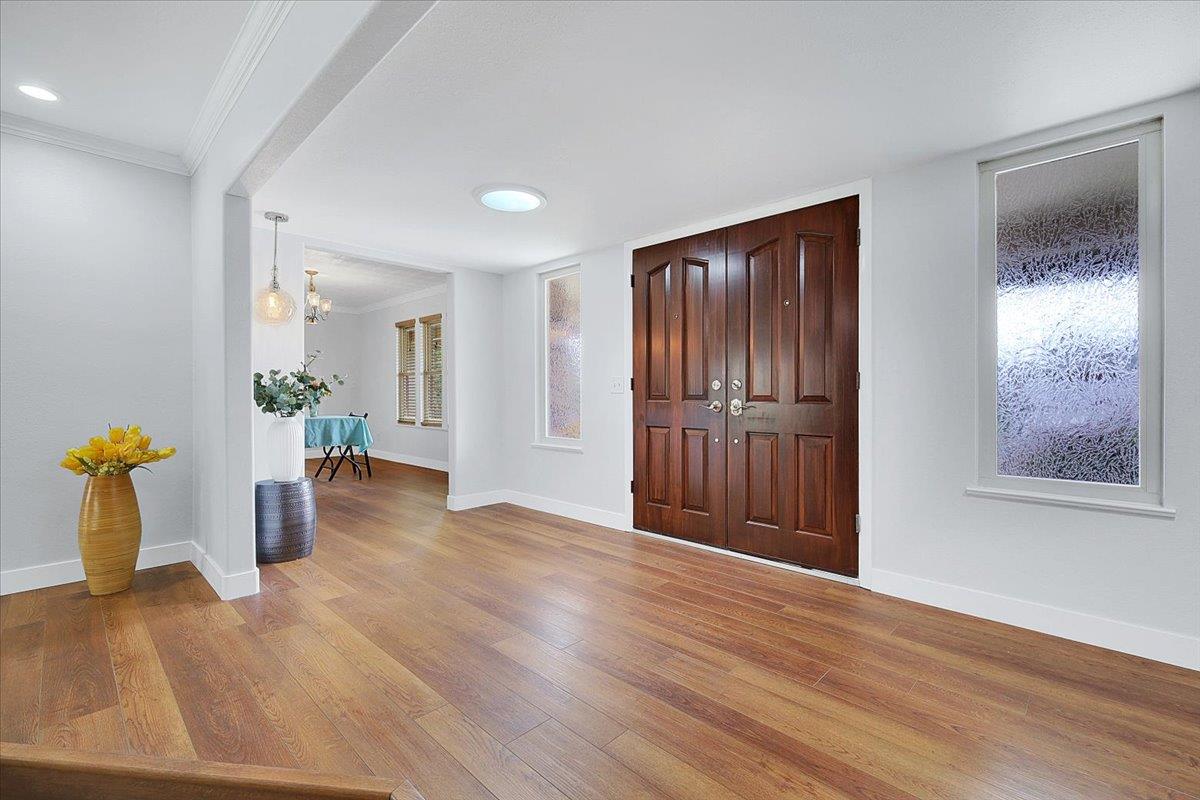1570 Elizabeth Lane