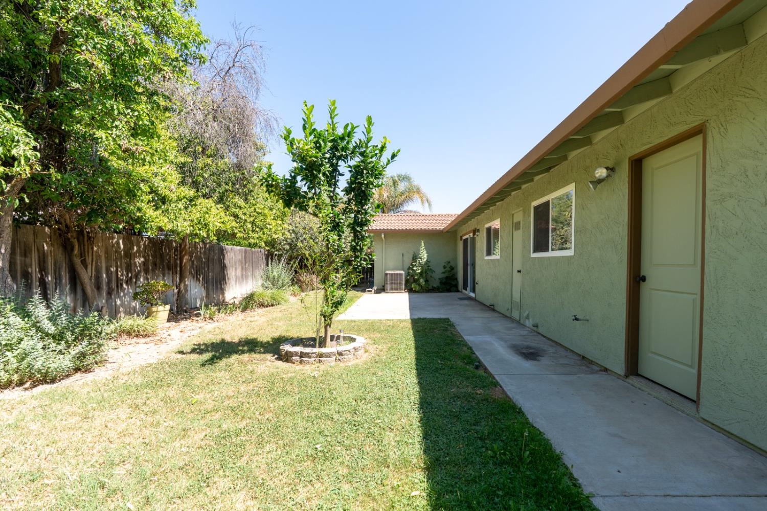 Los Banos, California 93635, United States, 4 Bedrooms Bedrooms, ,2 BathroomsBathrooms,Residential,Pending,135126