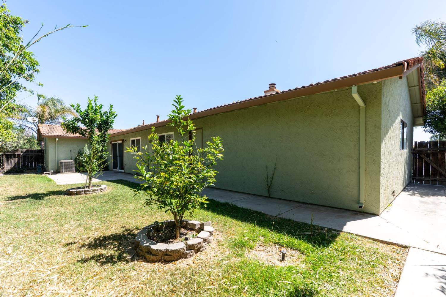 Los Banos, California 93635, United States, 4 Bedrooms Bedrooms, ,2 BathroomsBathrooms,Residential,Pending,135126