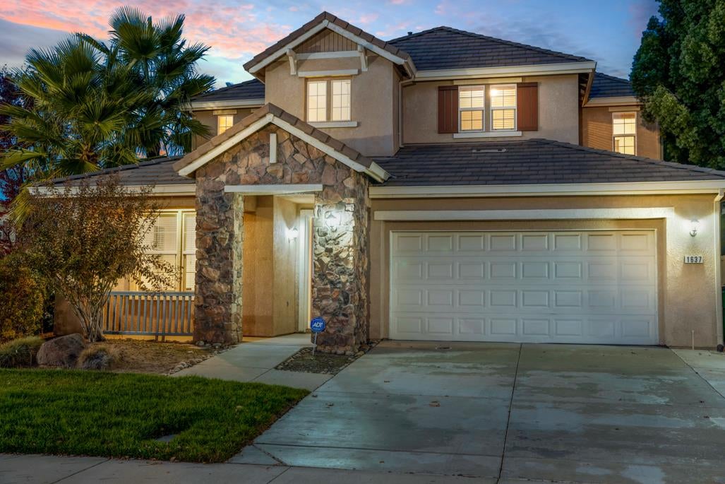 1637 Lexington Drive