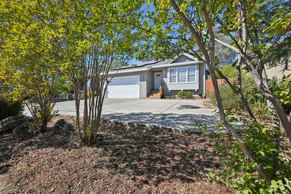 347 LANDIS CIR, AUBURN, CA 95603 - Image 0b47eaf56794df6eadf370f1e78b3d22/3896882425