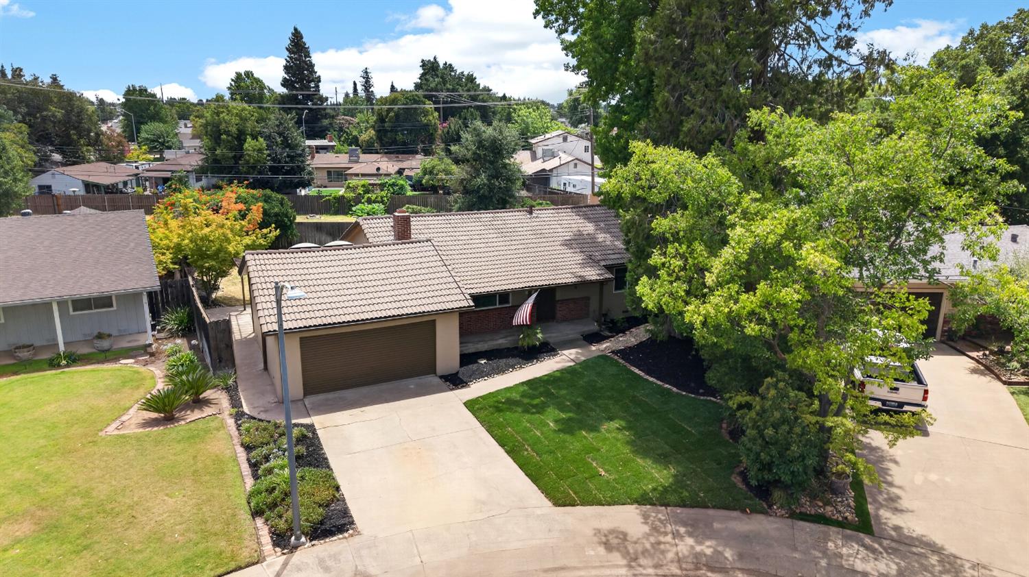 1126 Lakehome Drive