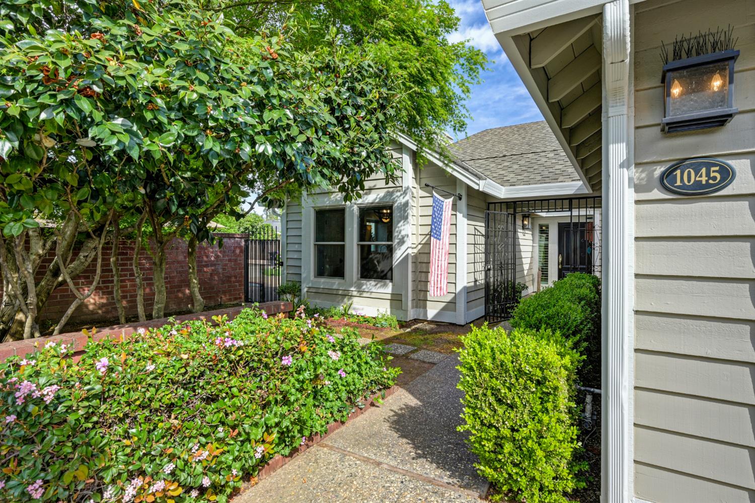 1045 Harrington Way
