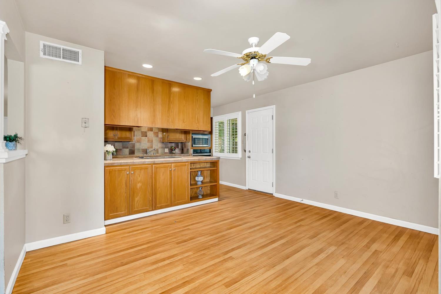 Merced, California 95340, United States, 3 Bedrooms Bedrooms, ,2 BathroomsBathrooms,Residential,Active,216479