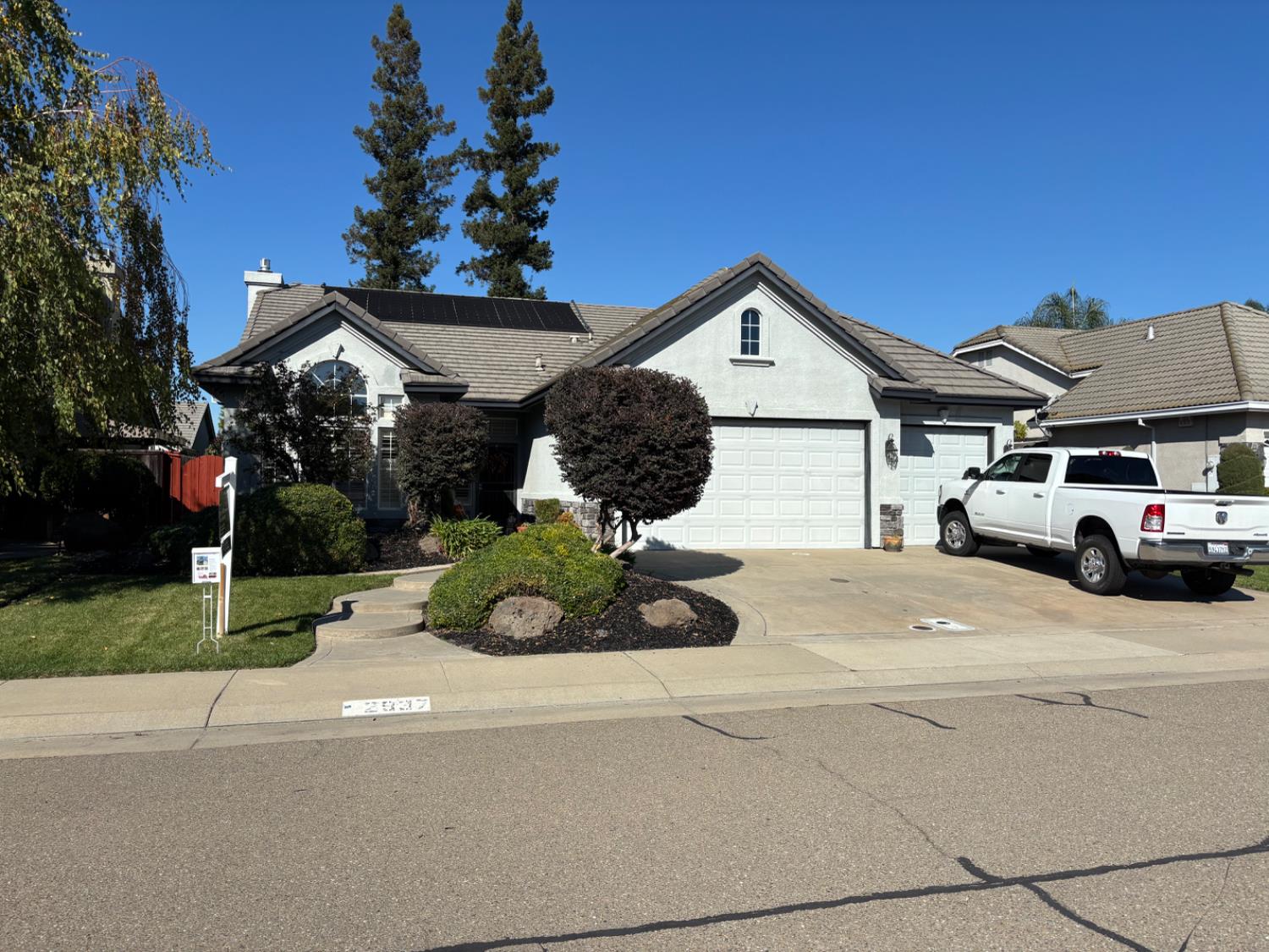 2937 Heritage Oak Way