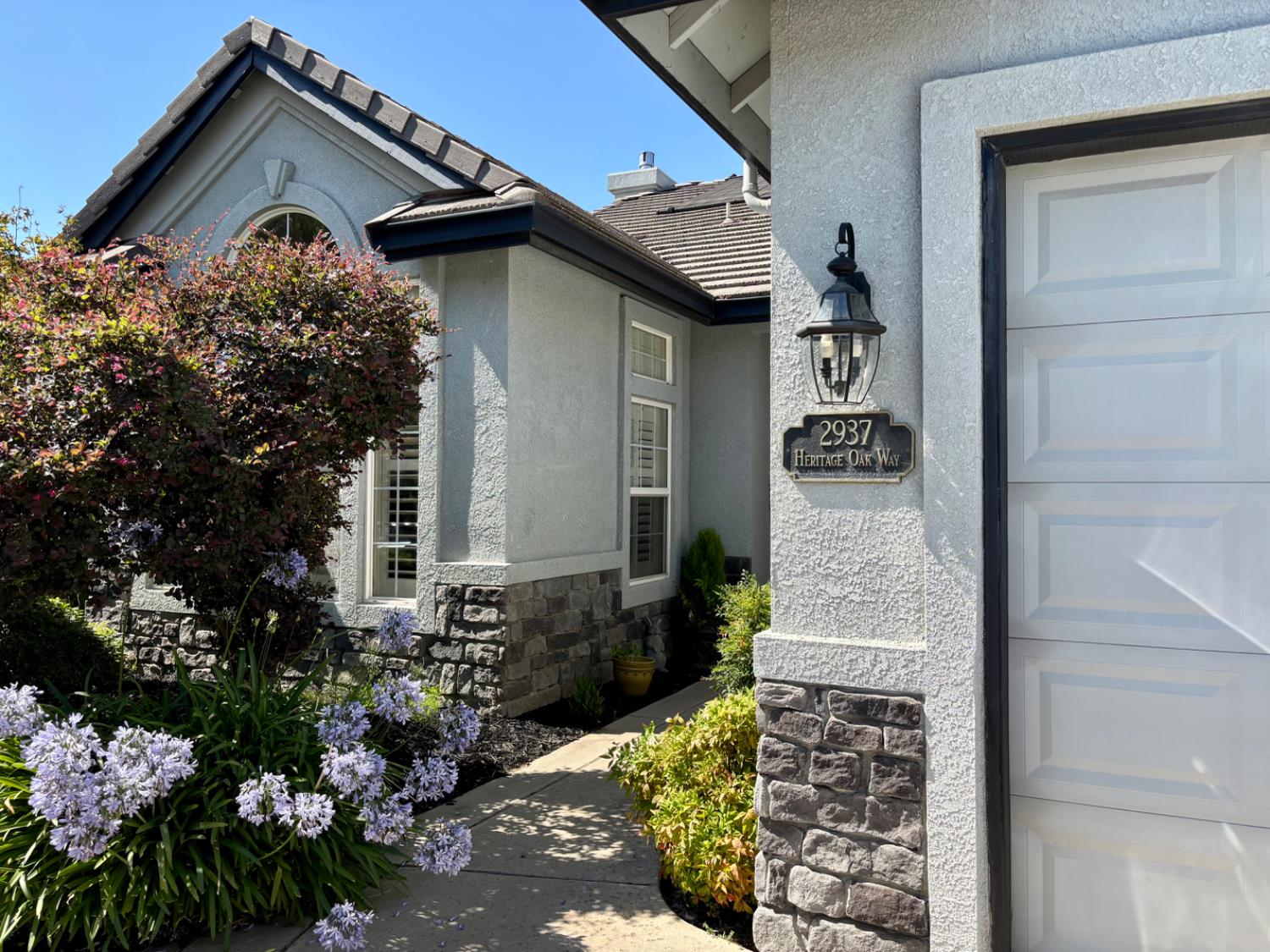 2937 Heritage Oak Way