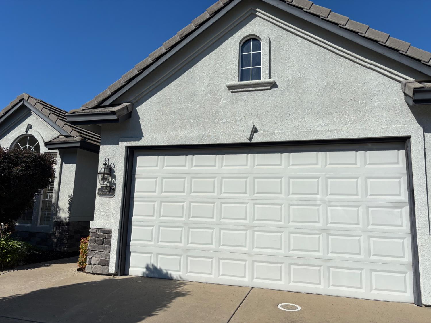 2937 Heritage Oak Way