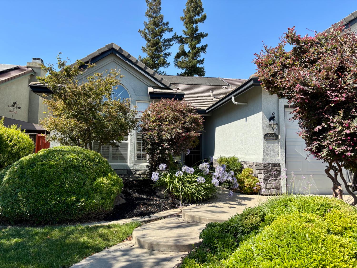 2937 Heritage Oak Way