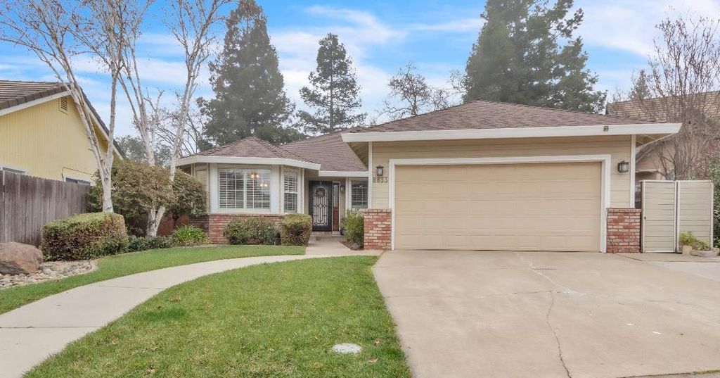 Photo of 8833 Aquarius Avenue, Elk Grove, CA 95624 (MLS # 226003431)