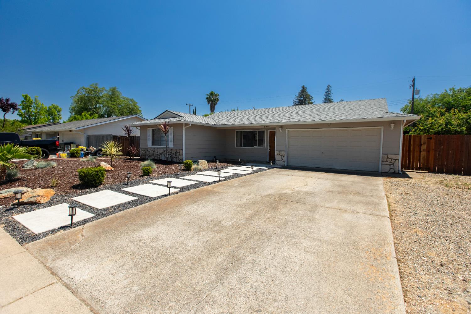 8940 Leatham Ave