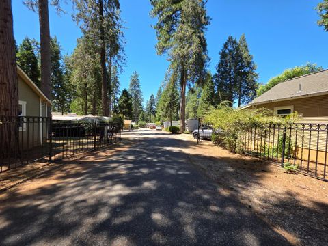 10530 Walker Grass Valley CA 95945
