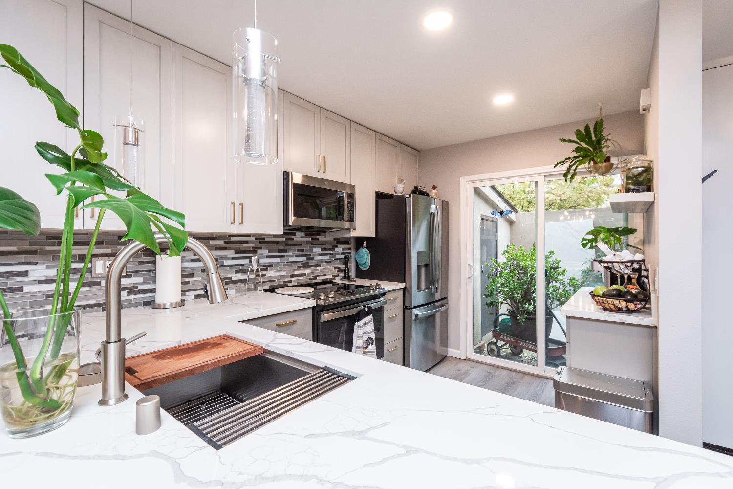 898 Woodside Lane E #3