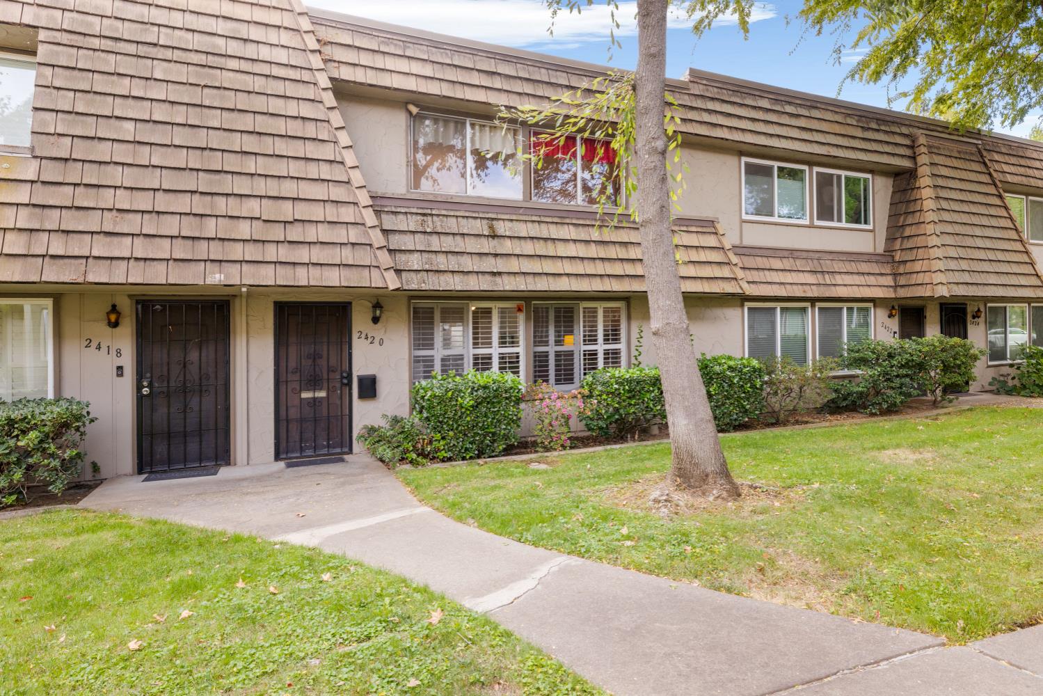 2420 Via Camino Avenue