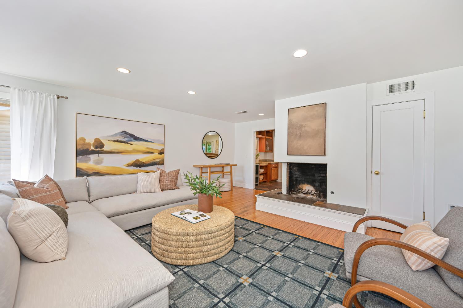 4045 Esperanza Drive