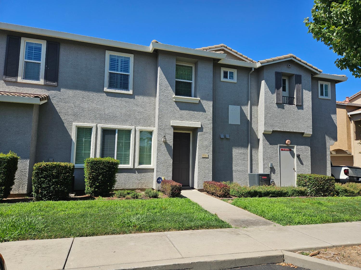 View Elk Grove, CA 95758 condo